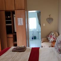 Double guest bedroom